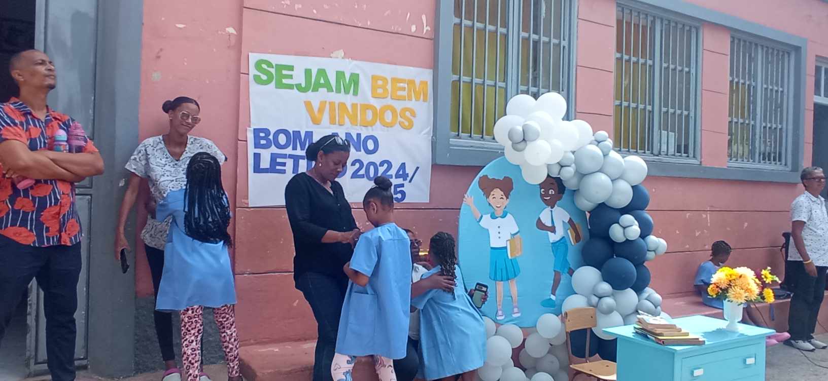 Read more about the article Alunos interagindo com professores…